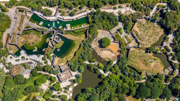 EH Rhein-Ruhr ist ein lokal agierender Vermittler für Mehrfamilienobjekte in Gelsenkirchen und Umgebung. Wir sind in der Region bestens vernetzt und präsentieren gern ihre schönsten Seiten: wie hier die Zoom Erlebniswelt in Gelsenkirchen.